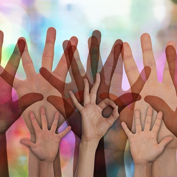 Mains ouvertes Les mains ouvertes